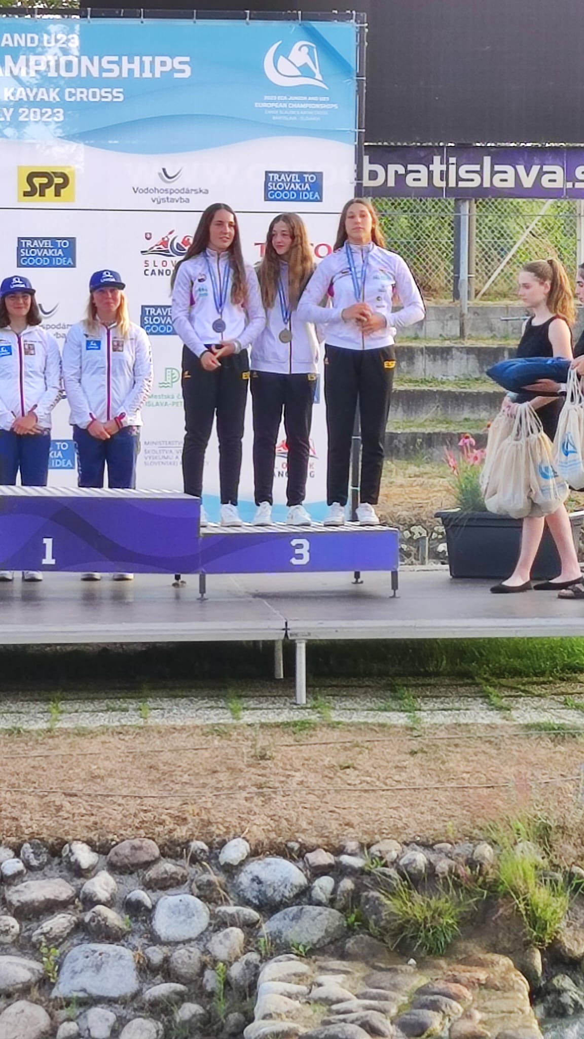2023.bronce.3xk1mujerjunior